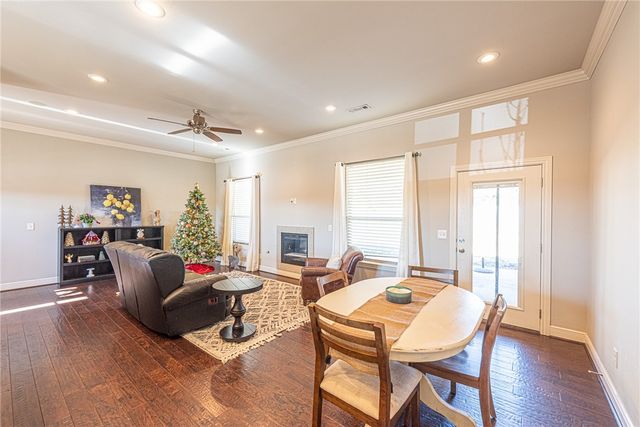 1914 Quinlan Avenue, Lowell, AR 72745