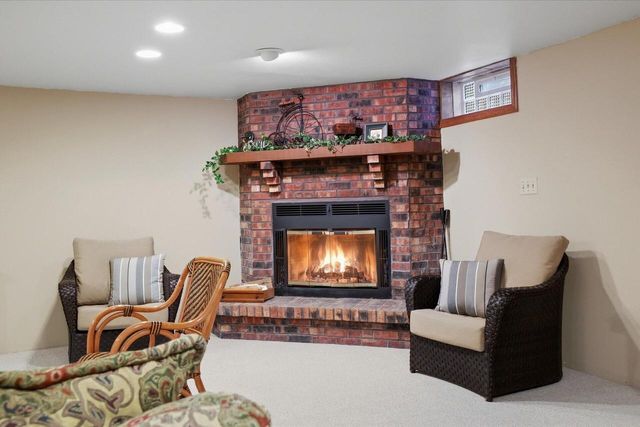 3265 San Juan TRAIL, Brookfield, WI 53005