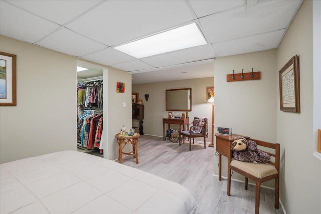 3265 San Juan TRAIL, Brookfield, WI 53005