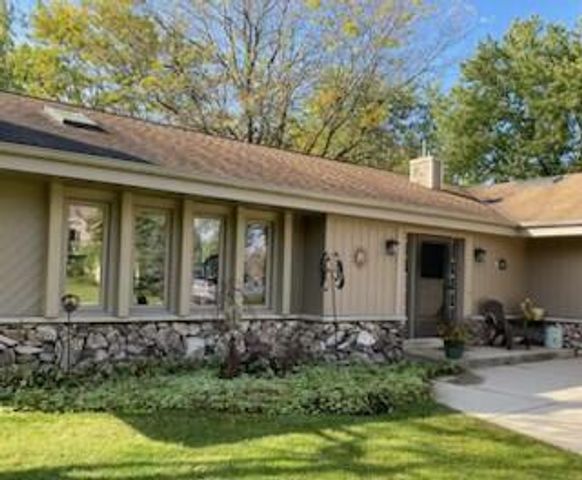 3265 San Juan TRAIL, Brookfield, WI 53005