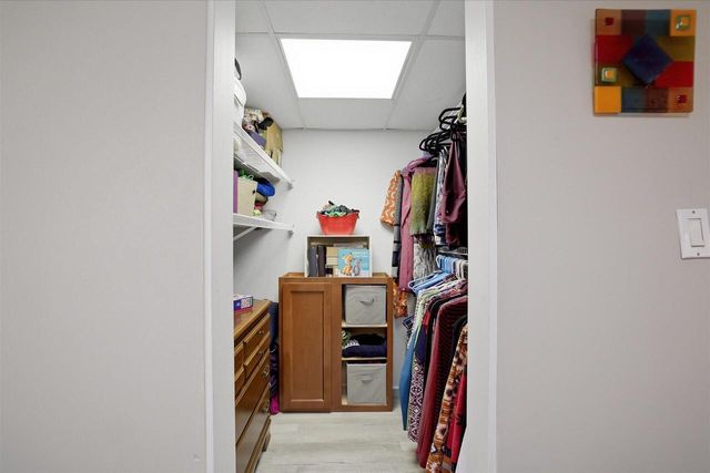 3265 San Juan TRAIL, Brookfield, WI 53005