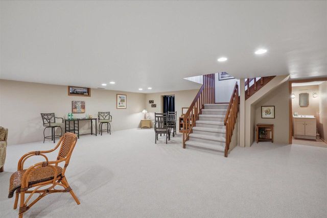 3265 San Juan TRAIL, Brookfield, WI 53005