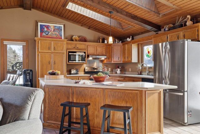 3265 San Juan TRAIL, Brookfield, WI 53005