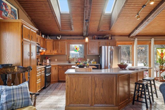 3265 San Juan TRAIL, Brookfield, WI 53005