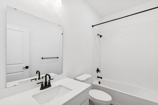 12107 St Augustine Drive, Mont Belvieu, TX 77535