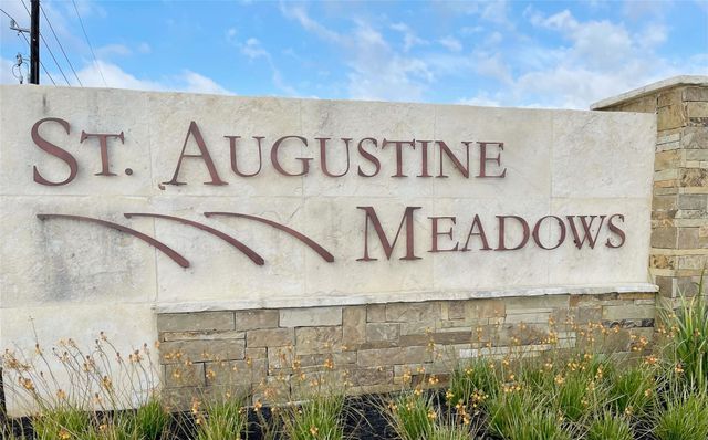 12107 St Augustine Drive, Mont Belvieu, TX 77535