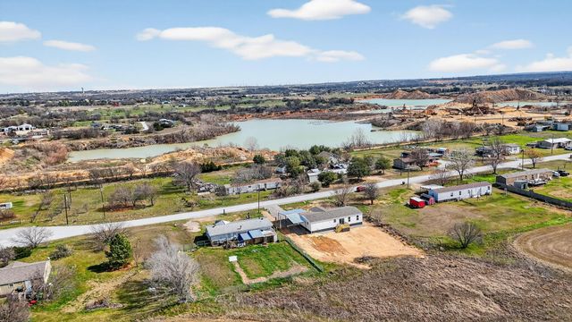 309 Rhett Court, Aurora, TX 76078