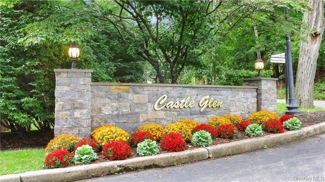 4 Pinewood Circle, White Plains, NY 10603