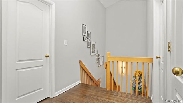 4 Pinewood Circle, White Plains, NY 10603