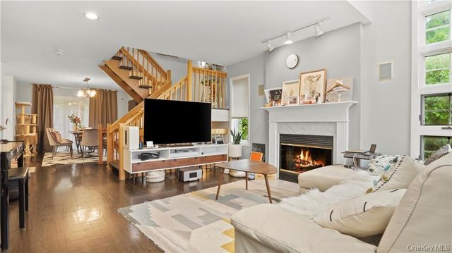 4 Pinewood Circle, White Plains, NY 10603