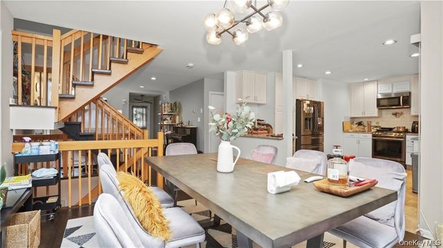 4 Pinewood Circle, White Plains, NY 10603