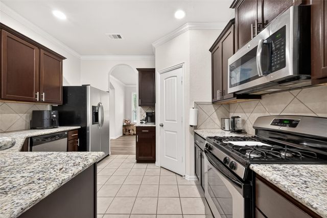 8 Landscape Court, Conroe, TX 77301