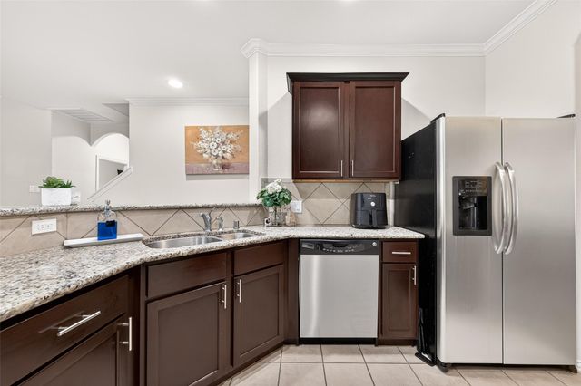 8 Landscape Court, Conroe, TX 77301