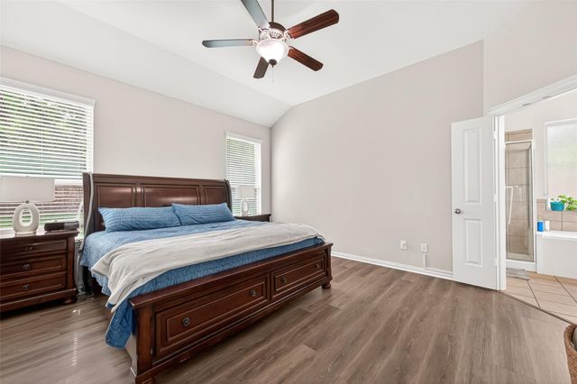 8 Landscape Court, Conroe, TX 77301
