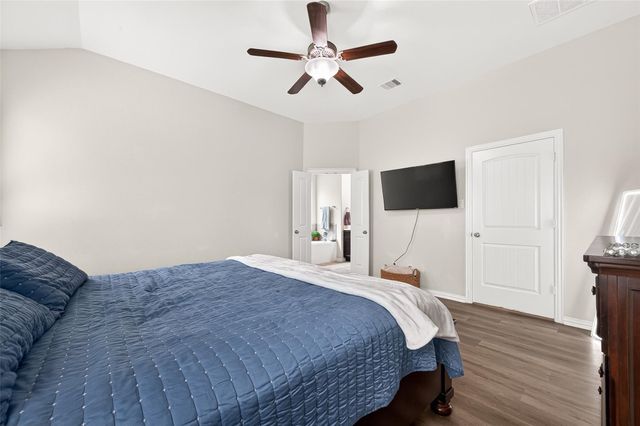 8 Landscape Court, Conroe, TX 77301