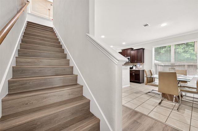 8 Landscape Court, Conroe, TX 77301