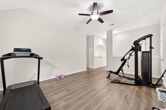 8 Landscape Court, Conroe, TX 77301