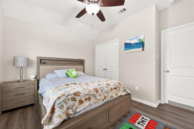 8 Landscape Court, Conroe, TX 77301