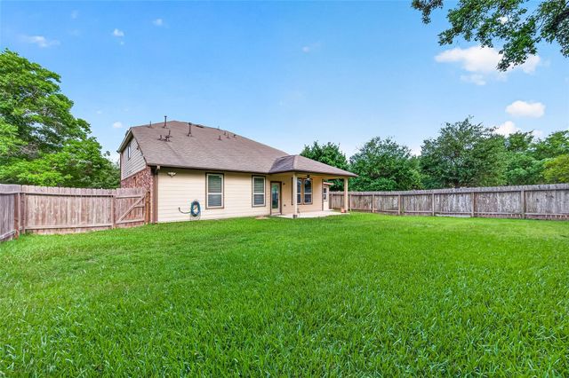 8 Landscape Court, Conroe, TX 77301