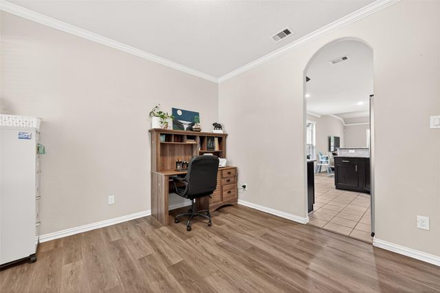 8 Landscape Court, Conroe, TX 77301