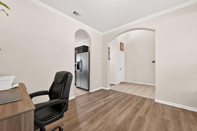 8 Landscape Court, Conroe, TX 77301