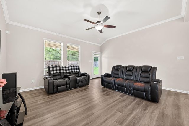 8 Landscape Court, Conroe, TX 77301