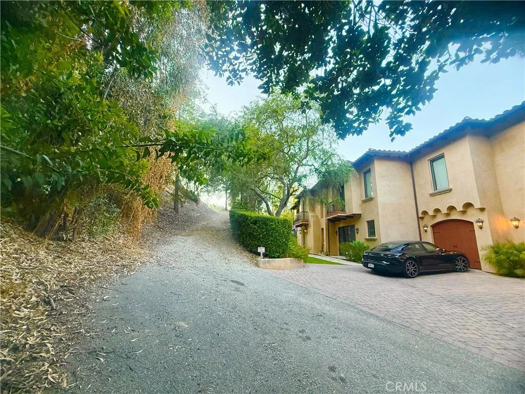 4551 Lindley, Tarzana, CA 91356