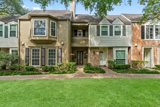13346 Trail Hollow Drive 3346, Houston, TX 77079