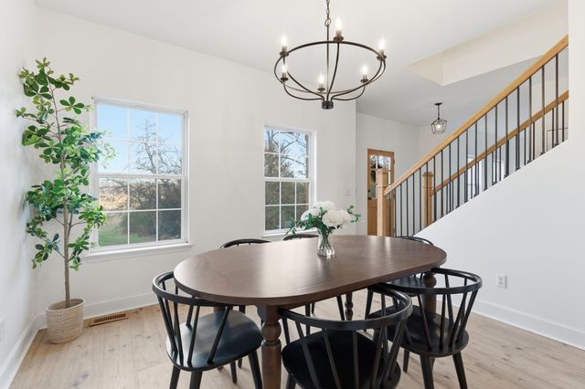 1074 Talon Dr, Columbia, TN 38401