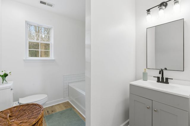 1074 Talon Dr, Columbia, TN 38401