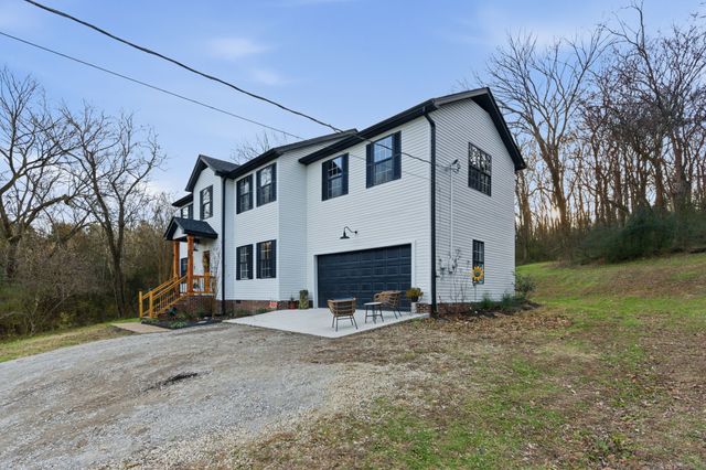 1074 Talon Dr, Columbia, TN 38401