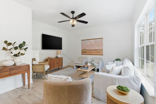 1074 Talon Dr, Columbia, TN 38401