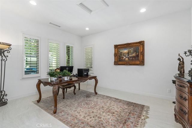 118 Iron Gate, Irvine, CA 92618
