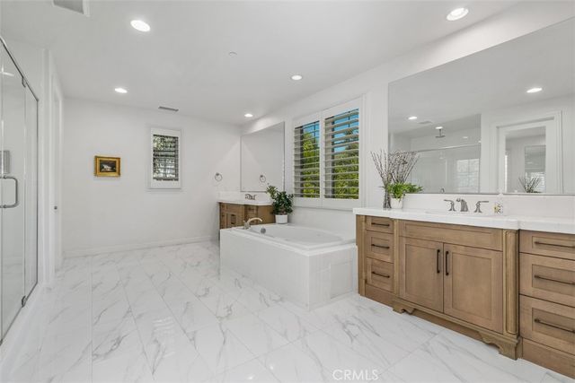 118 Iron Gate, Irvine, CA 92618