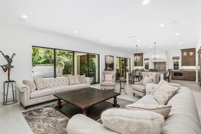118 Iron Gate, Irvine, CA 92618