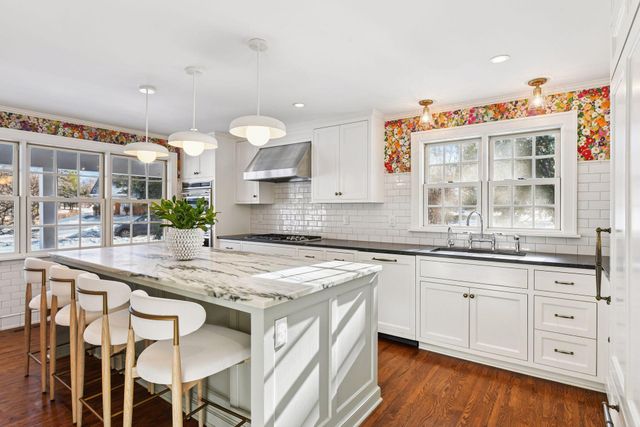 1 Spur Road, Edina, MN 55436