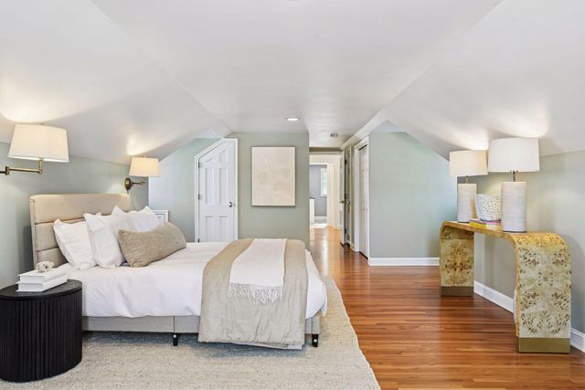 1 Spur Road, Edina, MN 55436