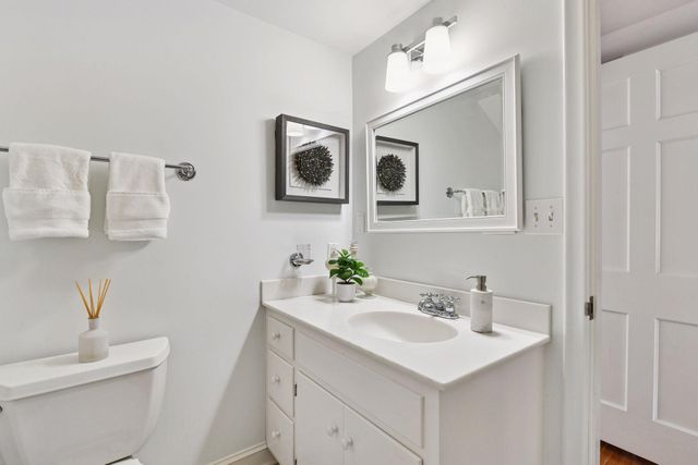 1 Spur Road, Edina, MN 55436