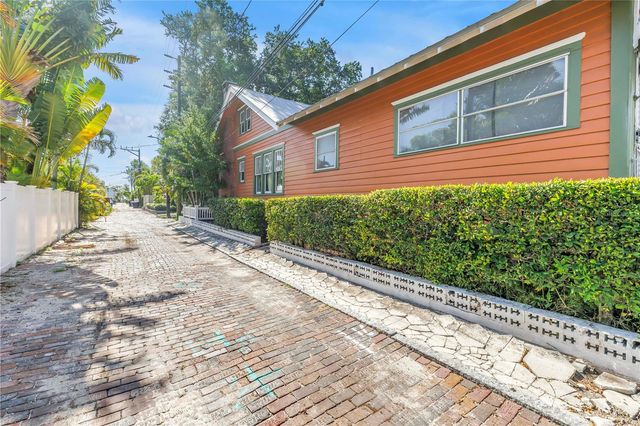 1114 3RD STREET N, St Petersburg, FL 33701