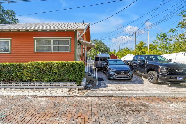 1114 3RD STREET N, St Petersburg, FL 33701