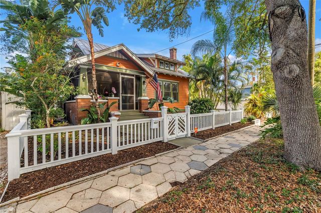 1114 3RD STREET N, St Petersburg, FL 33701