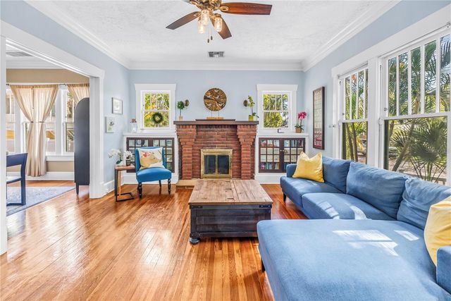 1114 3RD STREET N, St Petersburg, FL 33701