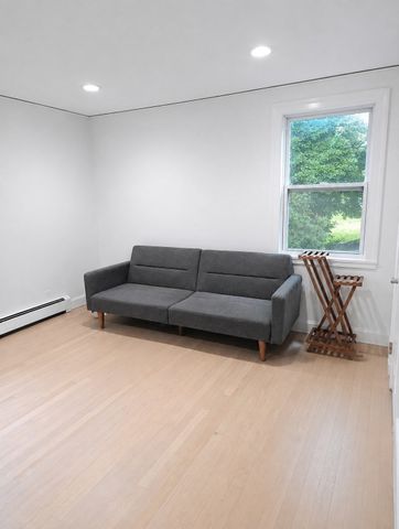 7 Springdale Ave, Wellesley, MA 02481