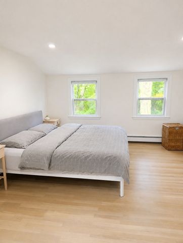 7 Springdale Ave, Wellesley, MA 02481