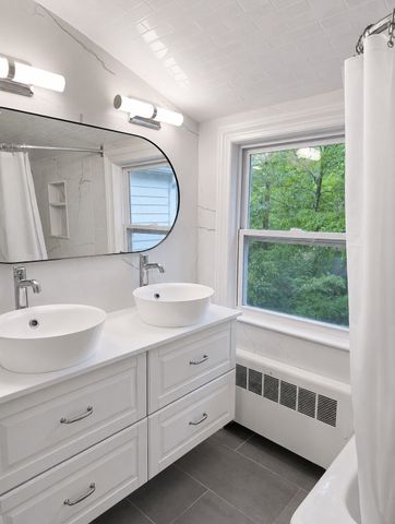 7 Springdale Ave, Wellesley, MA 02481
