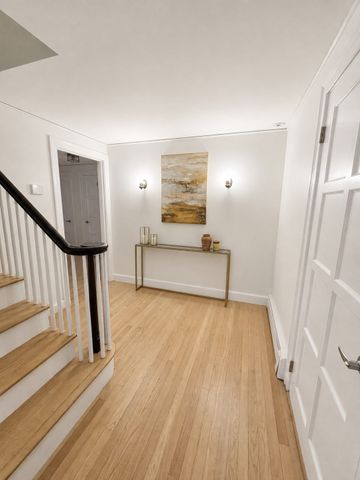 7 Springdale Ave, Wellesley, MA 02481