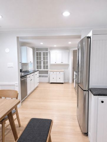 7 Springdale Ave, Wellesley, MA 02481