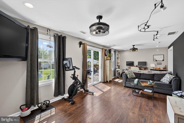 1206 LAKEVIEW DR, Lansdale, PA 19446