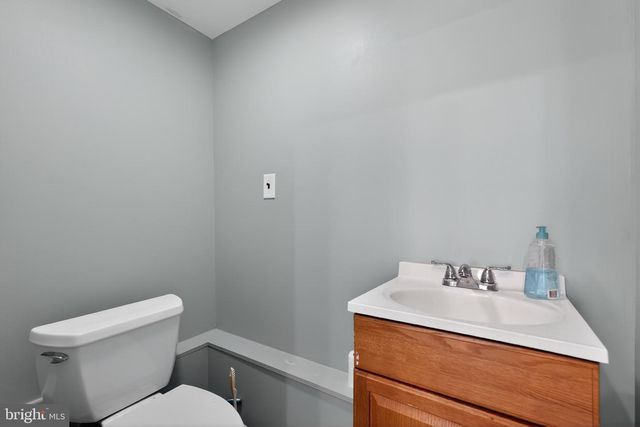 1206 LAKEVIEW DR, Lansdale, PA 19446
