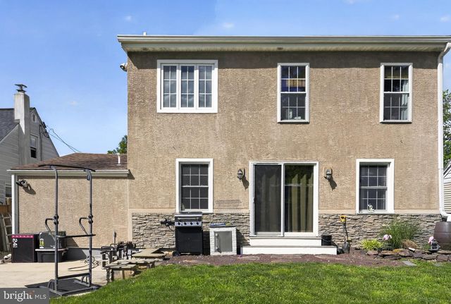 1206 LAKEVIEW DR, Lansdale, PA 19446